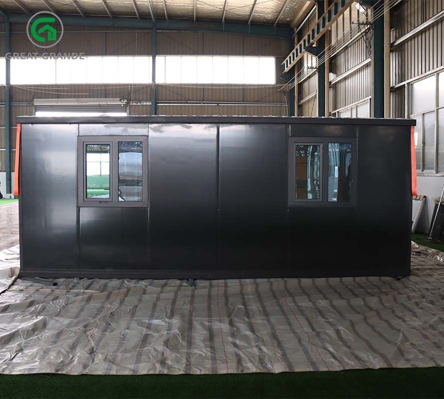 20ft uitbreidbare container Huisontwerp Zwart frame Zwart wandpaneel EPS gehard glas deur